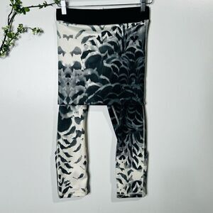 Lululemon Wunder Under Skirt Over Crop Leggings Black Cream